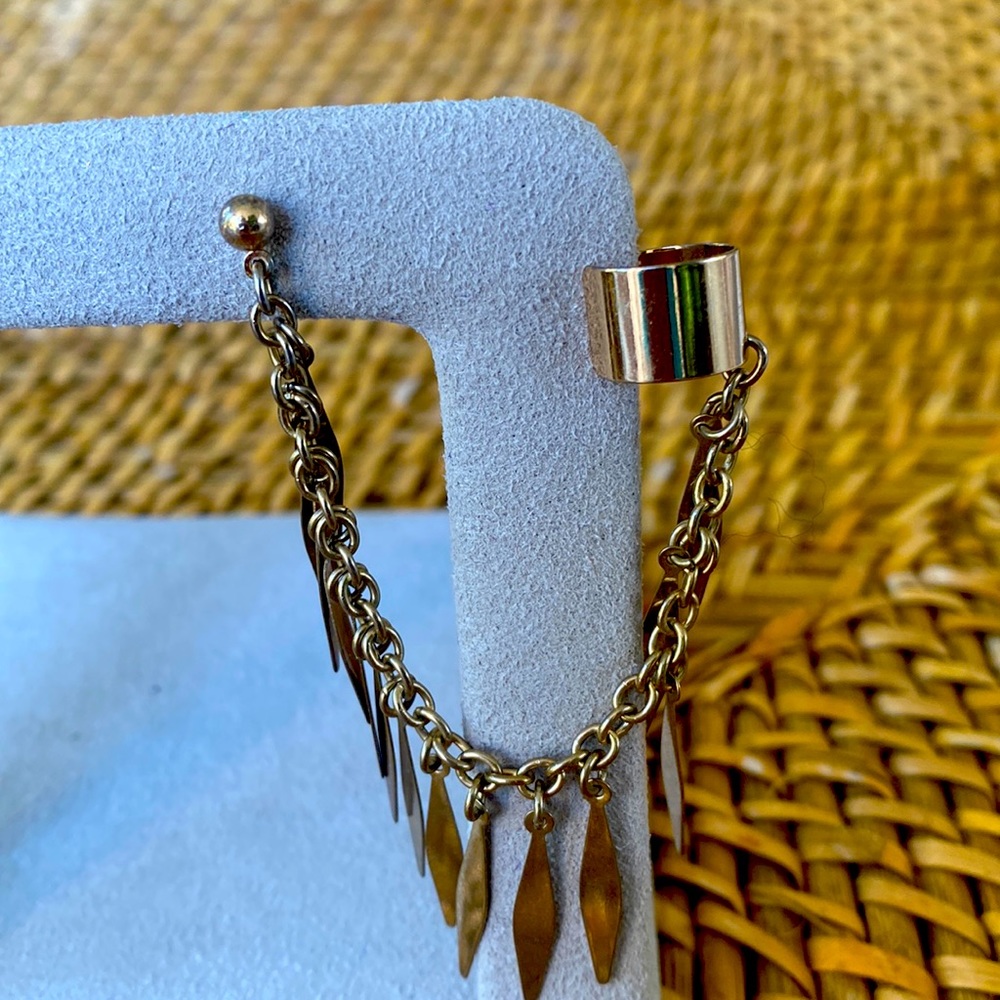 Posted ear cuff